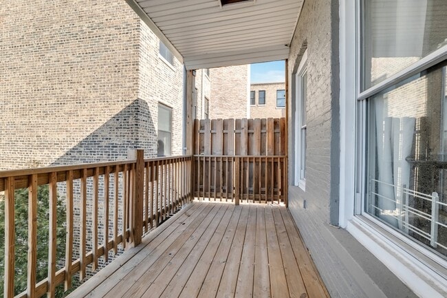 Building Photo - 3208 W Wabansia Ave