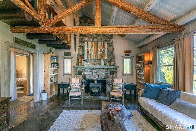 Building Photo - 28 Fox Run