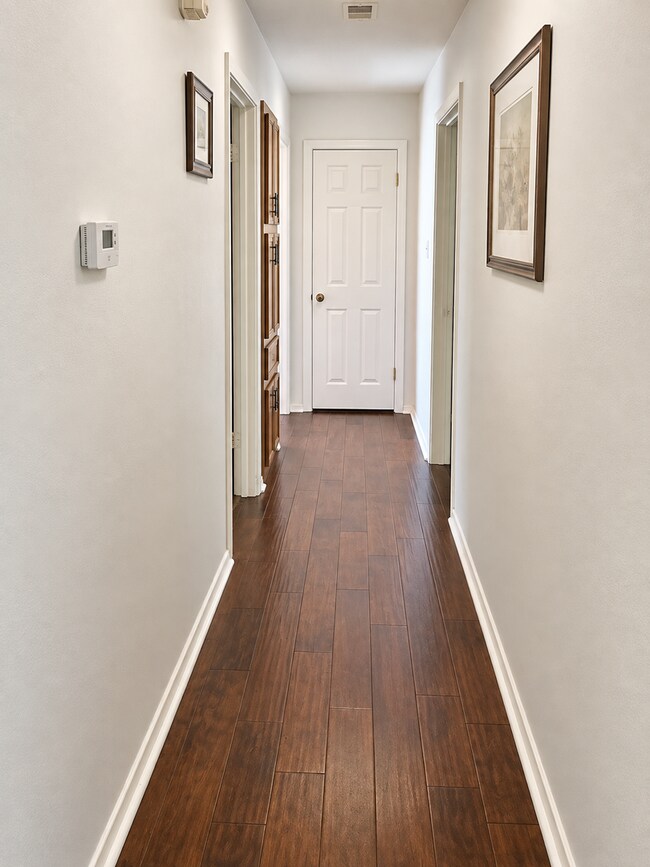 Building Photo - 9307 Lytham Dr