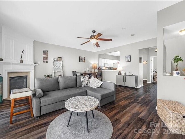 Building Photo - 10436 Winslet Dr