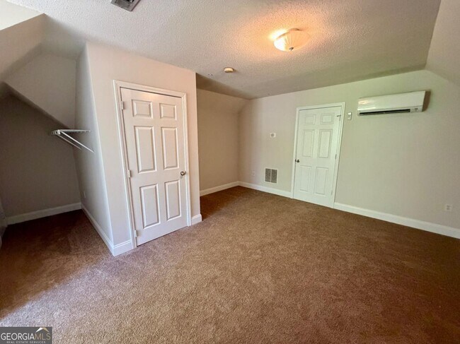 Building Photo - 344 McKibben Dr