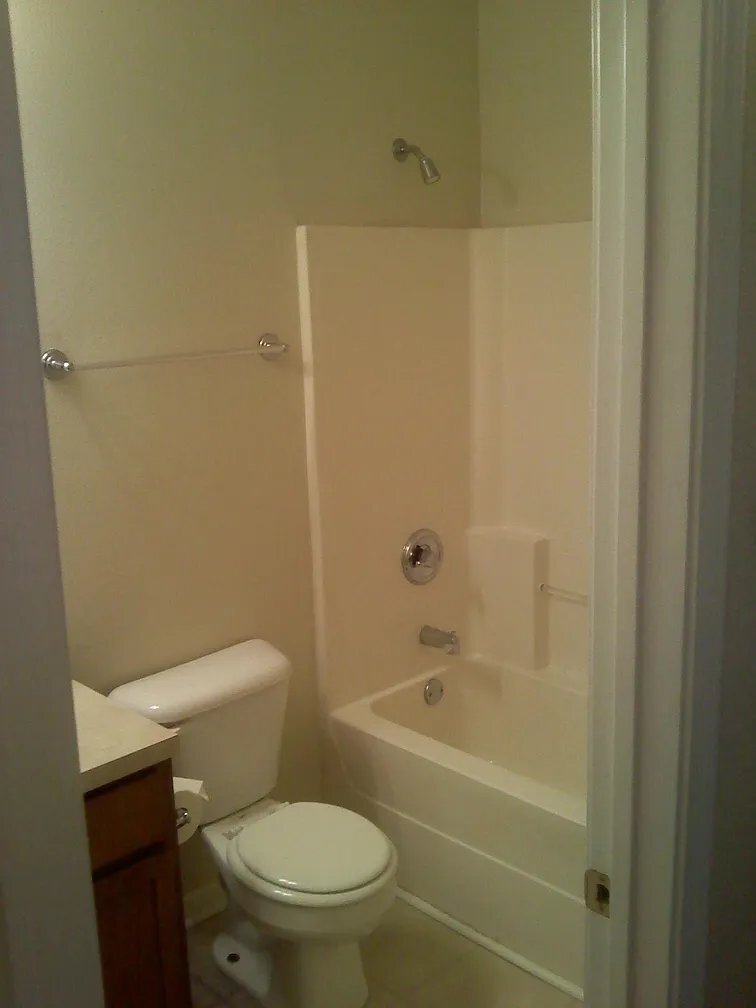 Building Photo - 1 Twin Oaks Pl