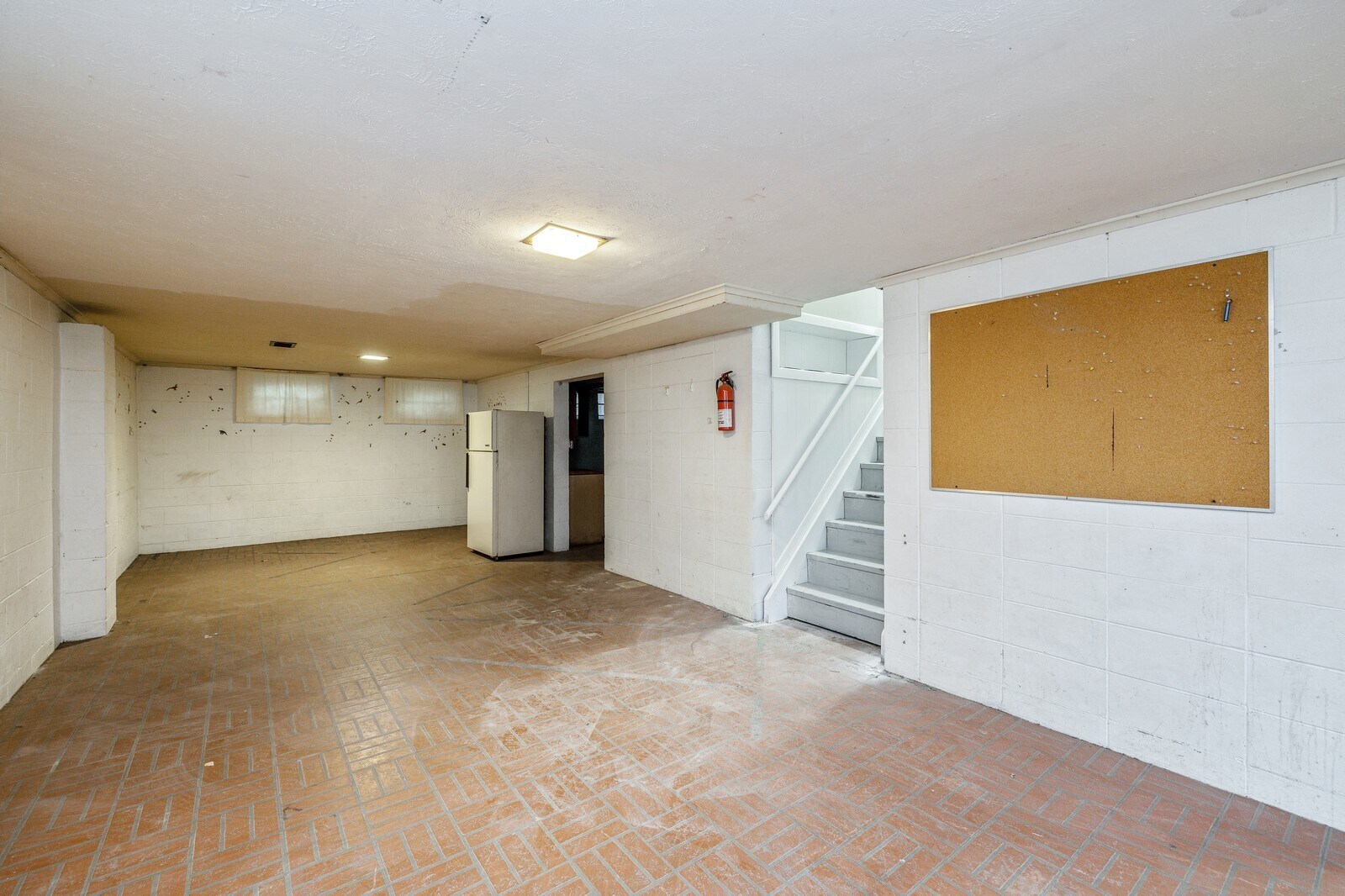 Building Photo - 832 12th St