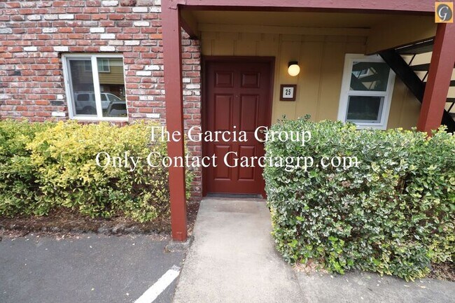 Building Photo - 581 Holmes Ln