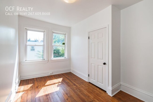 Building Photo - Three Bed Point Breeze Townhome