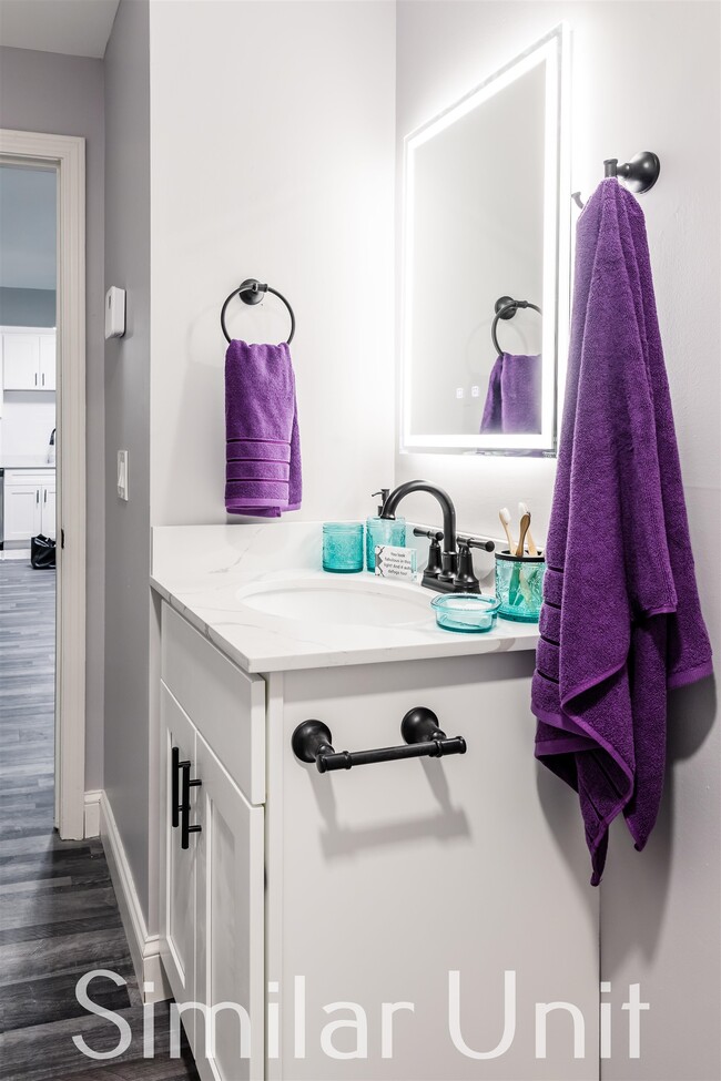 Building Photo - 8 Westgate Dr