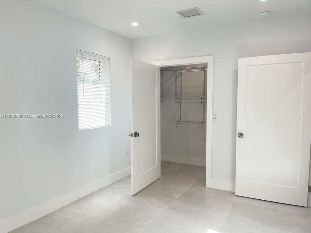 Building Photo - 6331 SW 23rd St