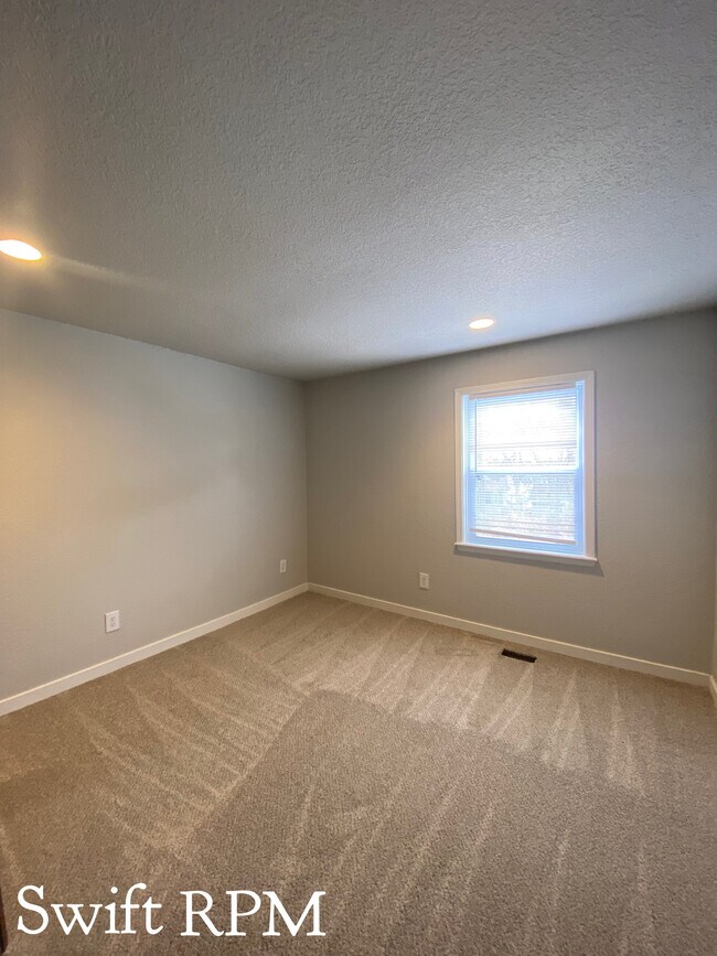 Building Photo - 11103 N Nashua Dr