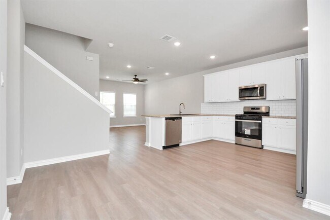 Building Photo - 4607 Dana Cove Dr