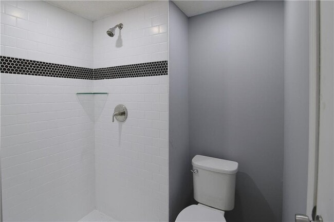 Building Photo - 122 Rue Fontaine