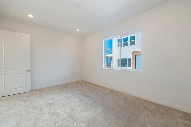 Building Photo - 121 Baluster