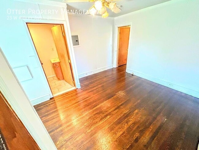 Building Photo - 23 W Ridley Ave