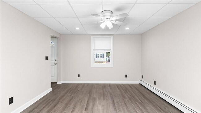 Building Photo - 15 Abbott Ave