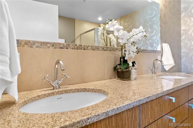 Building Photo - 410 Acoma St