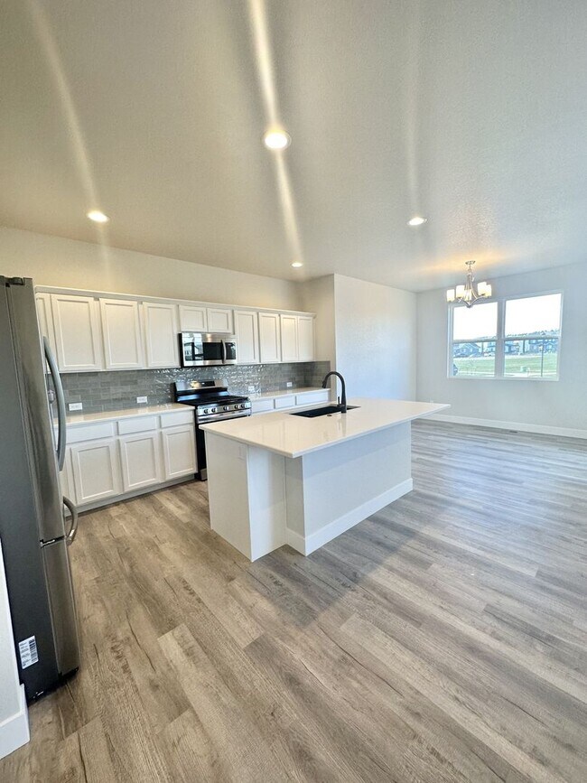 Building Photo - 4873 Crivelli Ct