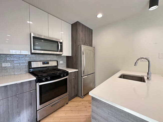 Building Photo - 949 W Grace St