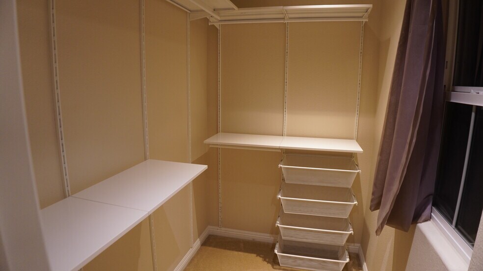 Building Photo - 5532 Autumn Cliffs Way