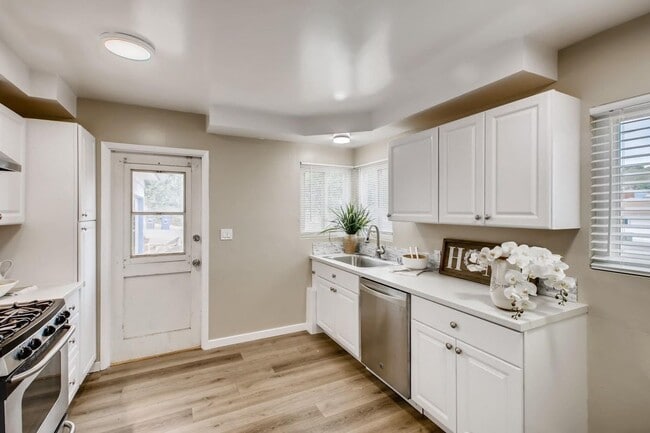 Building Photo - Renovated La Mesa home for rent with a lar...
