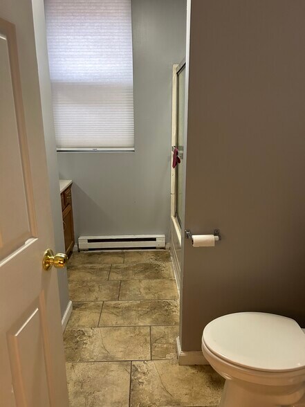 Building Photo - 33 Congress St