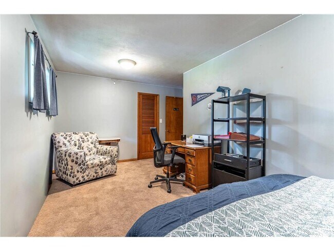 Building Photo - 1409 Hoot Lake Dr