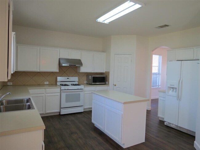 Building Photo - 12604 Linford Dr