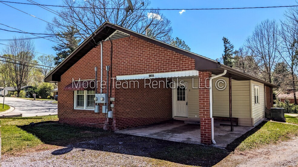 Building Photo - 1300 Hebron Rd