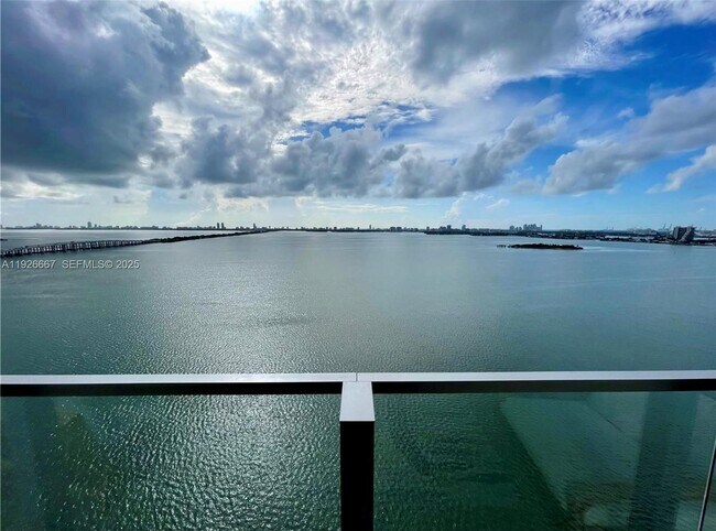 Building Photo - 2900 NE 7th Ave