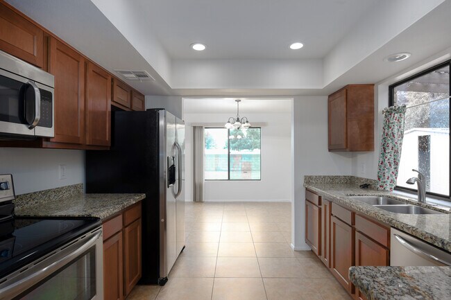 Building Photo - 7711 E 39th St