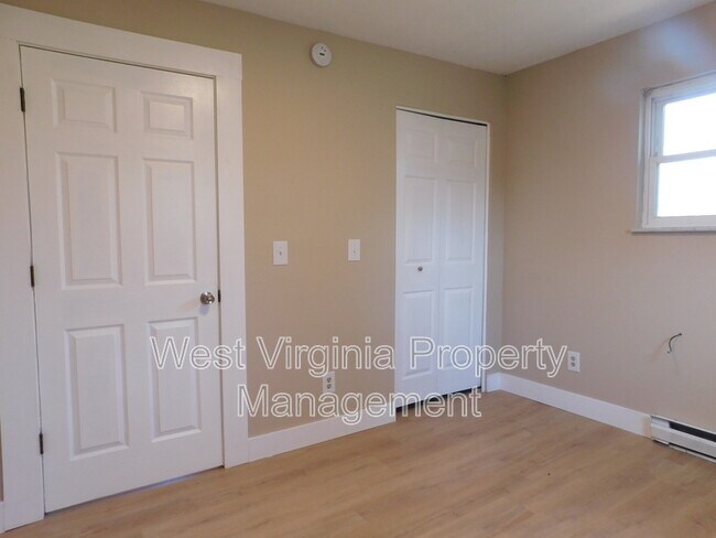 Building Photo - 98 Goodman Dr