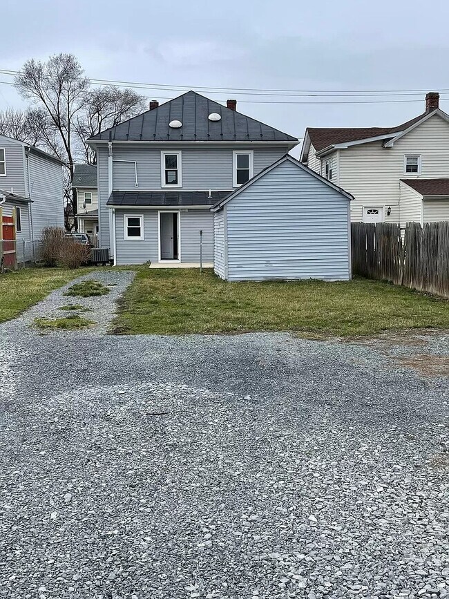 Building Photo - 318 Highland Ave
