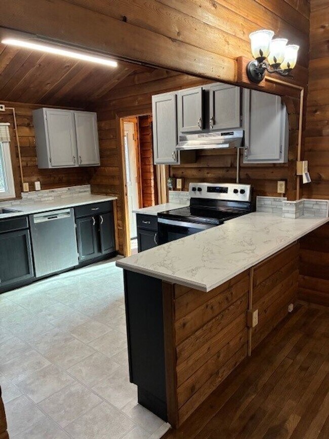 Building Photo - LAKE FRONT PARADISE