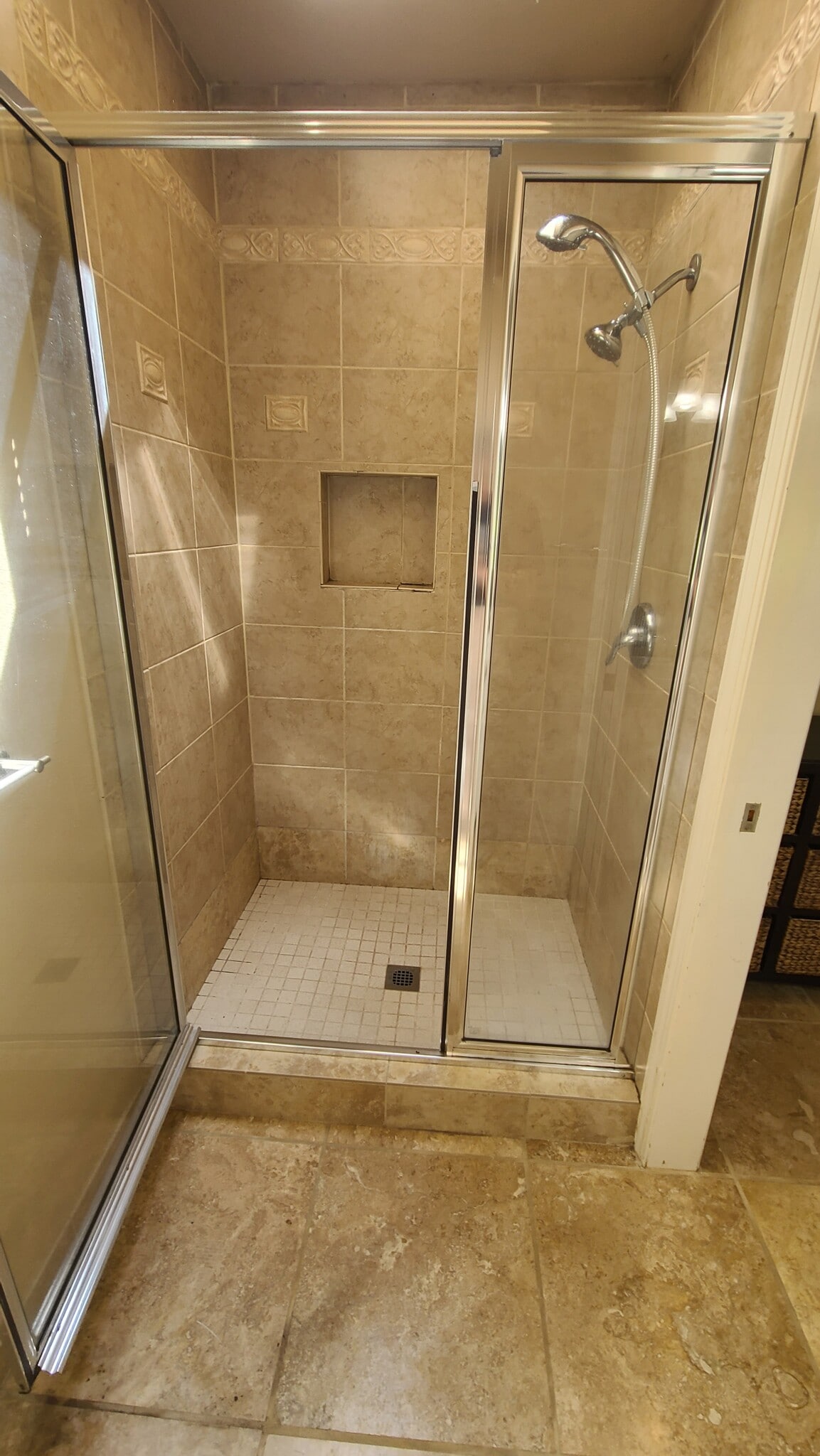Large Shower - 13940 SW Secretariet Ln