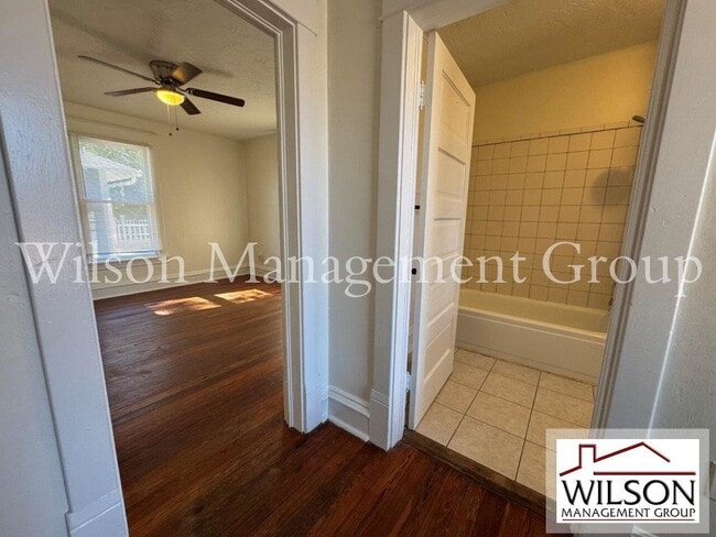 Building Photo - 516 E Anderson St