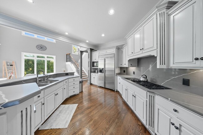 Building Photo - Princeton Hills Fully Furnished