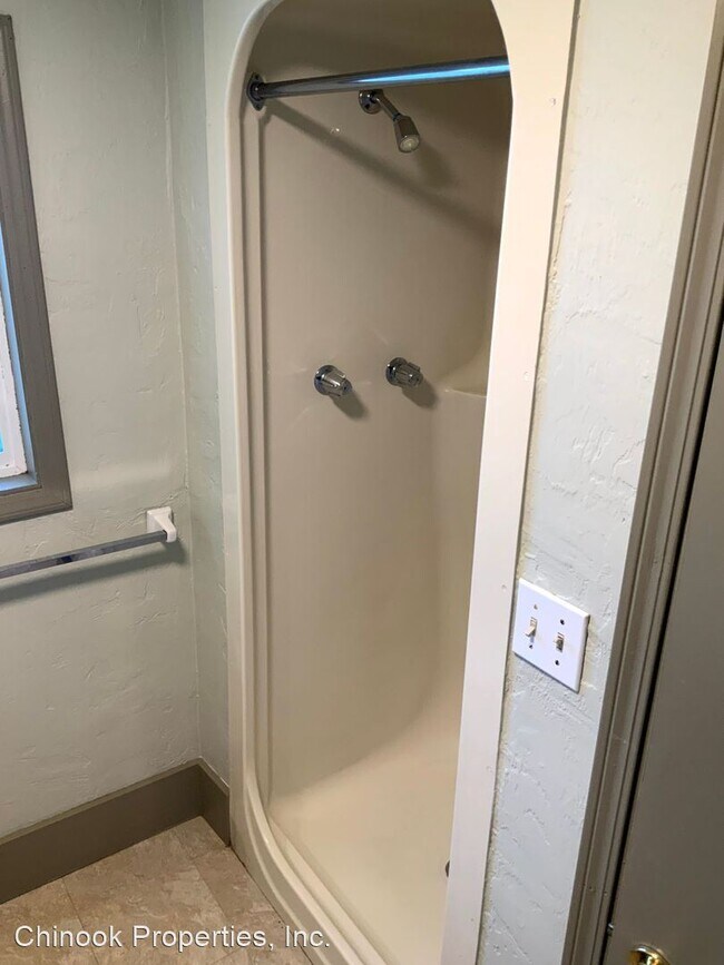 Building Photo - 1 br, 1 bath House - 1570 W 8th Ave
