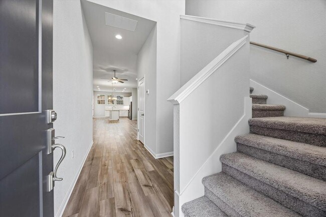 Building Photo - 320 Creek Rd