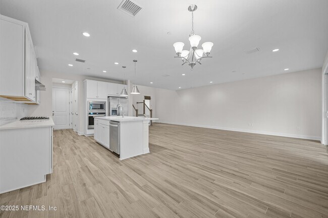 Building Photo - 23 Oak Pk Dr