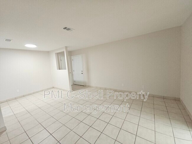 Building Photo - 3409 Green Briar Cir
