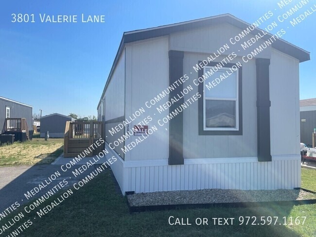 Building Photo - 3801 Valerie Ln
