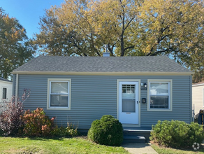 Building Photo - 2053 Pilgrim Ave