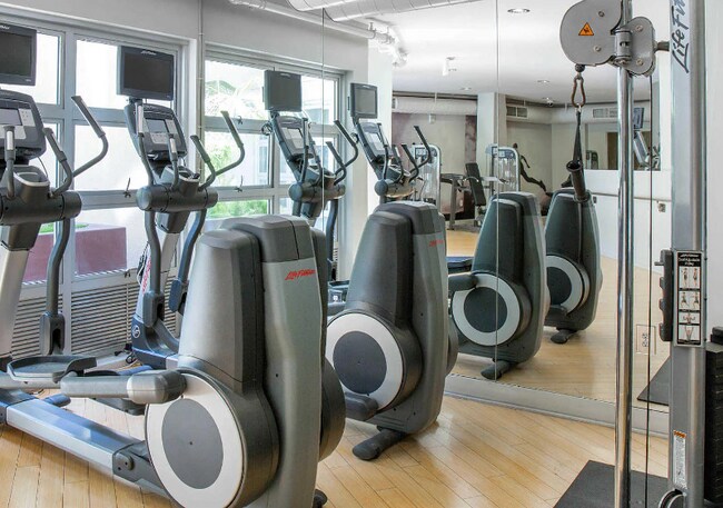 Building Photo - 235 San Pedro St