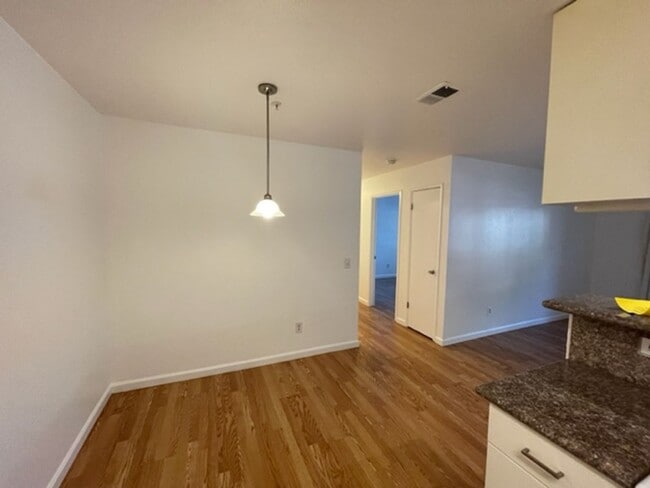 Building Photo - 2 Bed/2 Bath Downstairs Unit Available Soon!