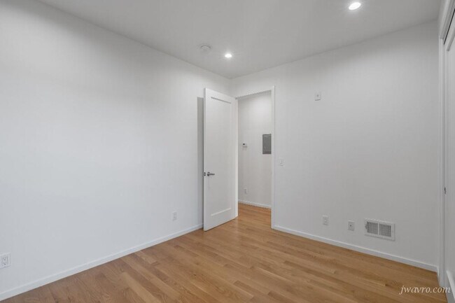 Building Photo - 1280 Hampshire St