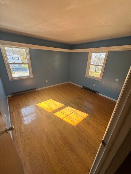 Bedroom 3 - 7 Lawrence Ave