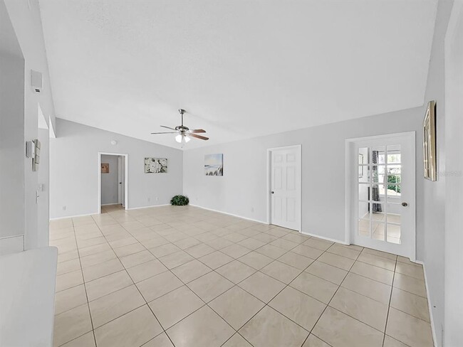 Building Photo - 878 Rustic Oaks Dr