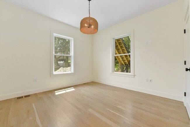 Building Photo - 36 McKone St