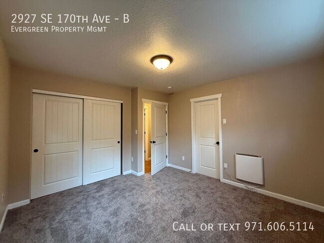 Building Photo - 2927 SE 170th Ave