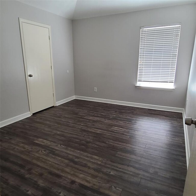 Building Photo - 15218 Lucky Star Dr