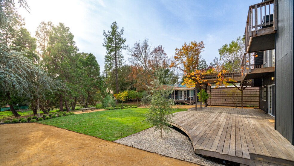 Building Photo - 870 Fitch View Ln