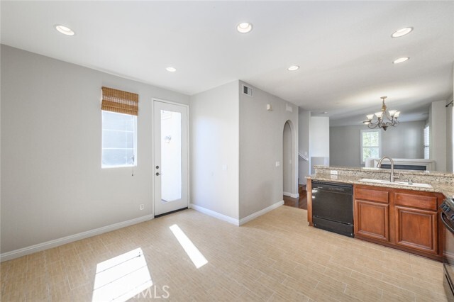 Building Photo - 234 Tall Oak